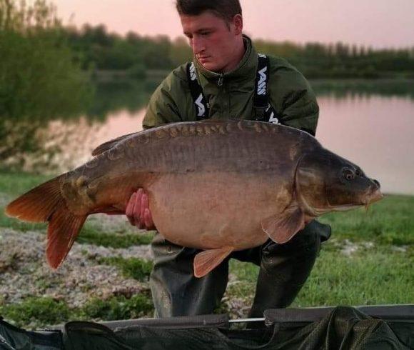 The Farm Lake France Image