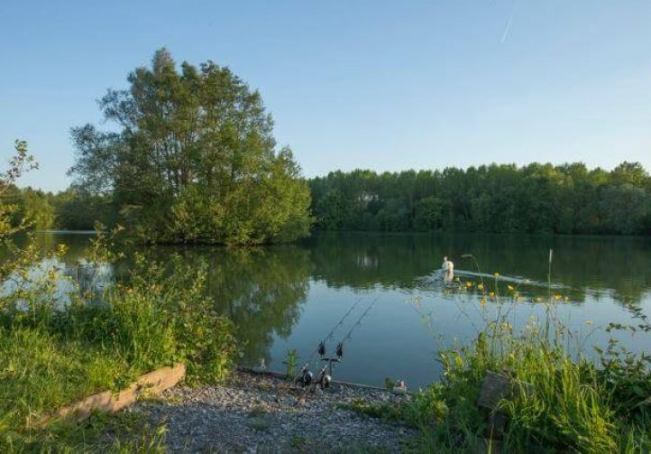 Three Islands Lake Image