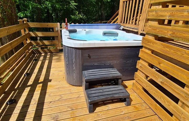 Chestnut Pool Image