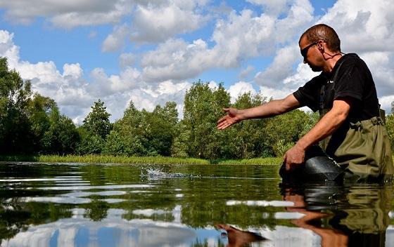 wading a hookbait out to a "spot within a spot"