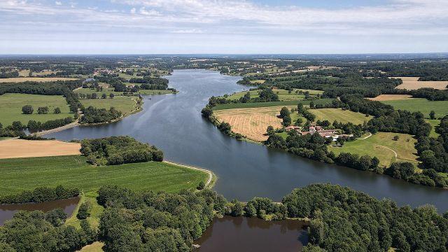 Wild Carp Fishing – River Vienne and Public Lakes Image