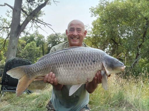 Wild Carp Fishing – River Vienne and Public Lakes Image